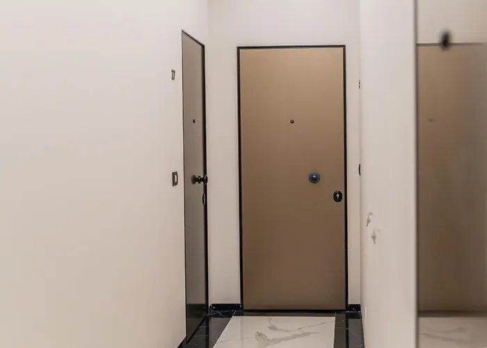 Guesthost - Palazzo Machiavelli - Elegant X4 Appartement Trieste