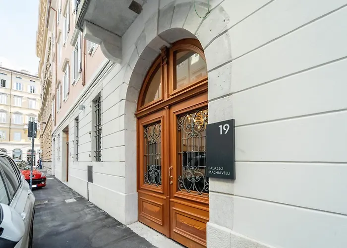 Guesthost - Palazzo Machiavelli - Elegant X4 Appartement Trieste
