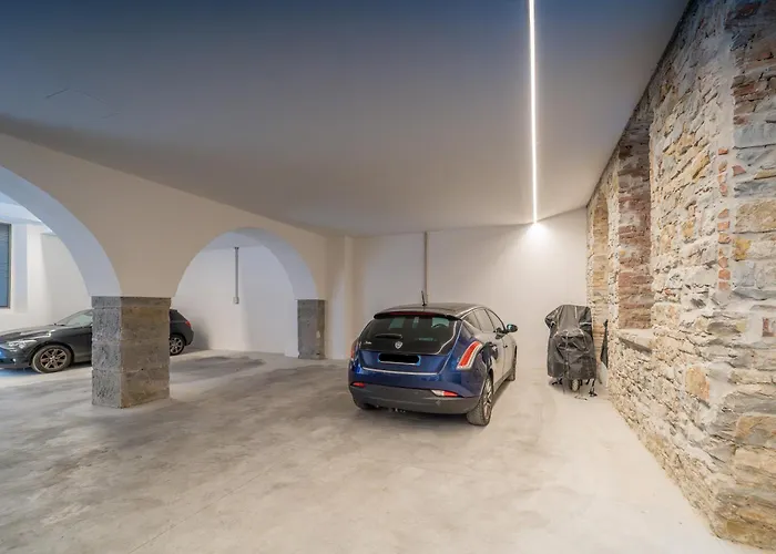 Guesthost - Palazzo Machiavelli - Elegant X4 Appartement Trieste